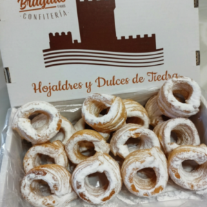 REINOSAS DE HOJALDRE. AZÚCAR GLAS